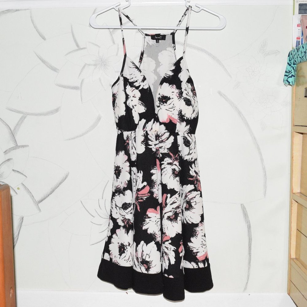 Love J. Dress Size Medium Flower Black White Pink